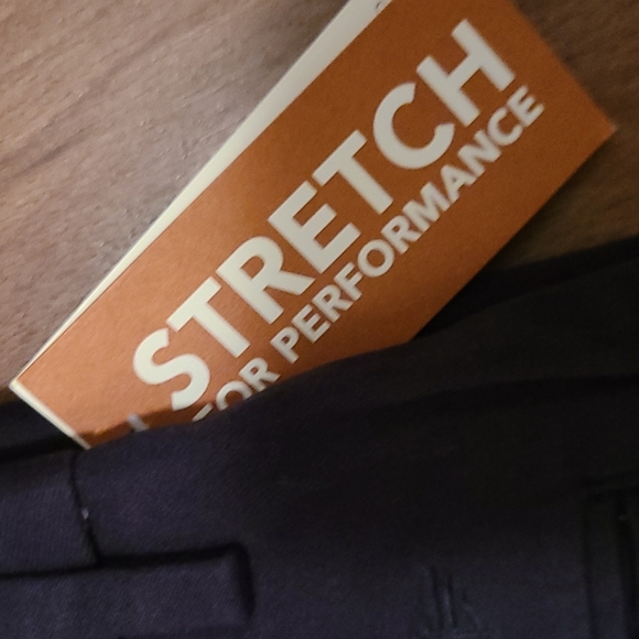 Dockers Signature Classic Pleated khakis - Picture 4 of 6